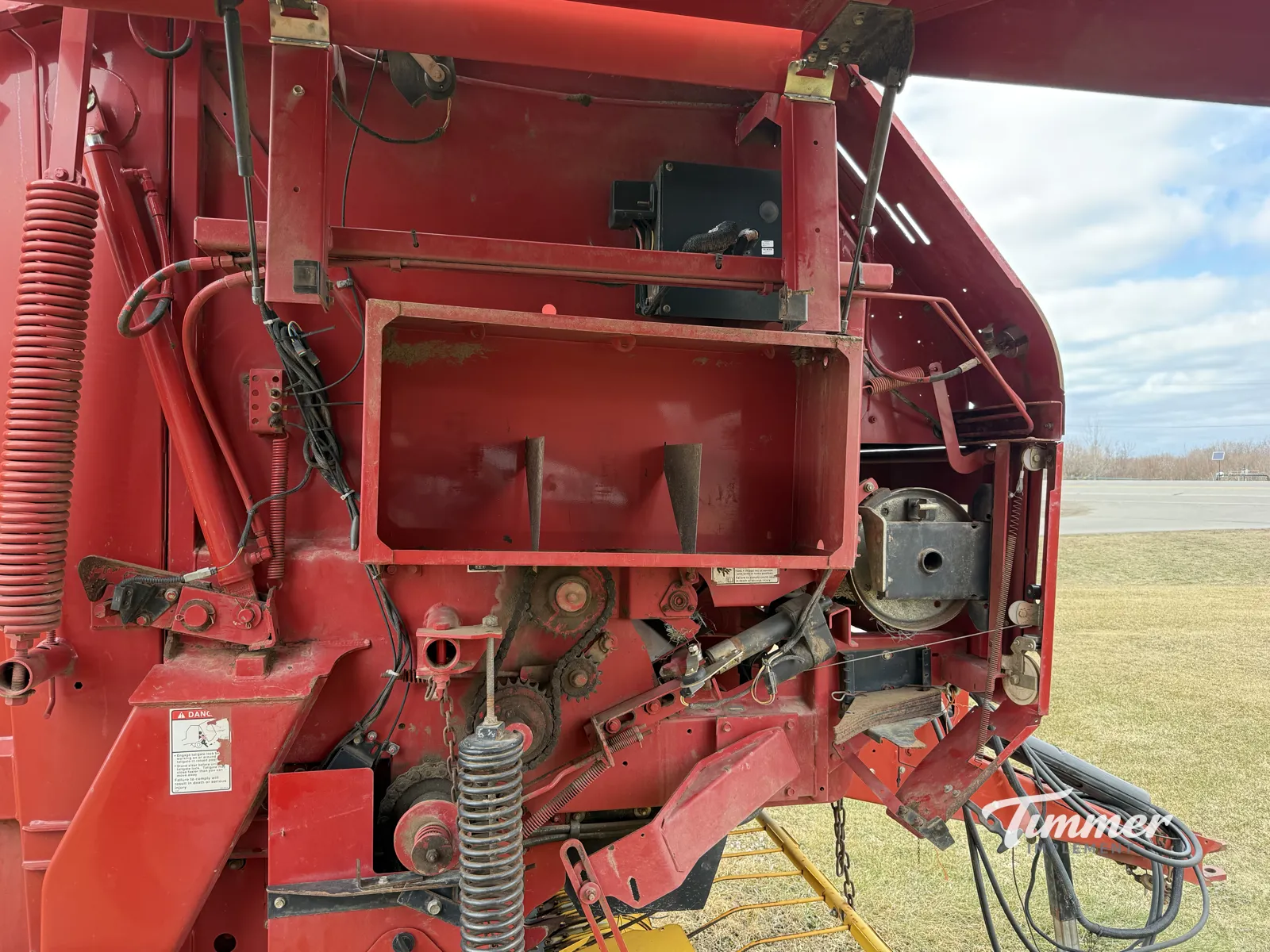2009 New Holland BR7070 photo 8