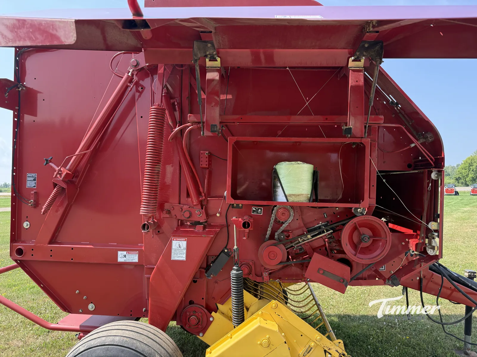 2012 New Holland BR7070 photo 7