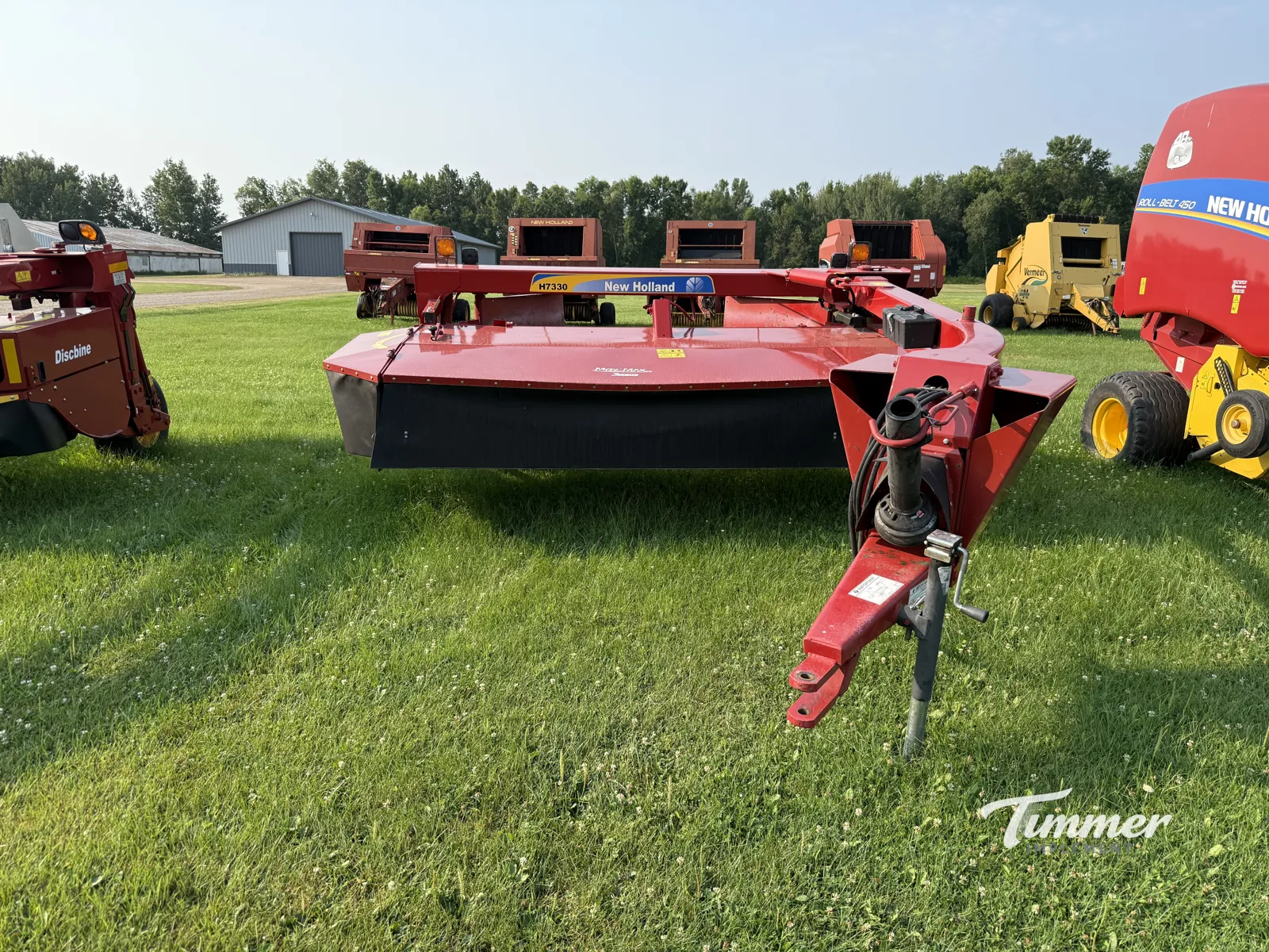 2017 New Holland H7330 photo 2