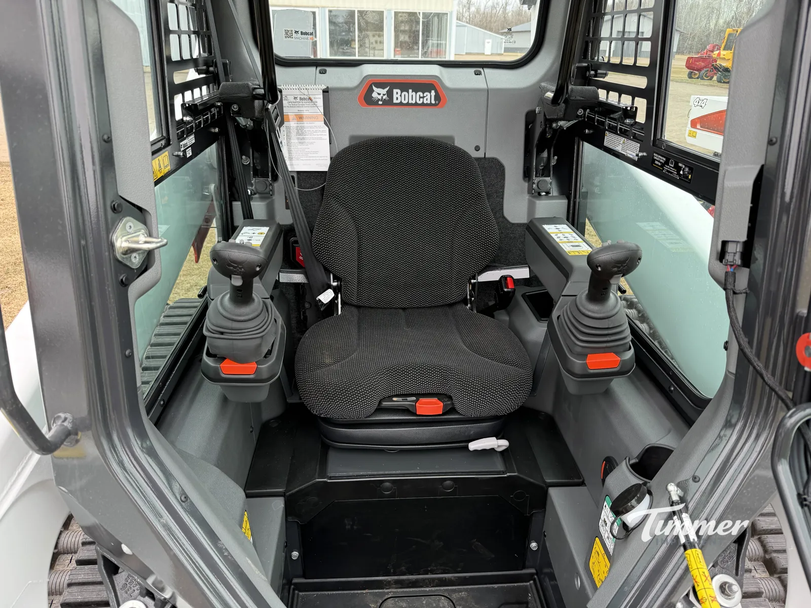 NEW 2025 Bobcat T66 photo 9