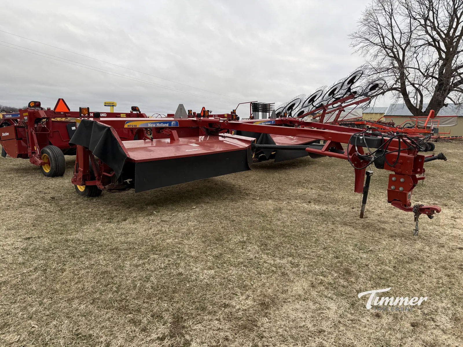 2011 New Holland H7230